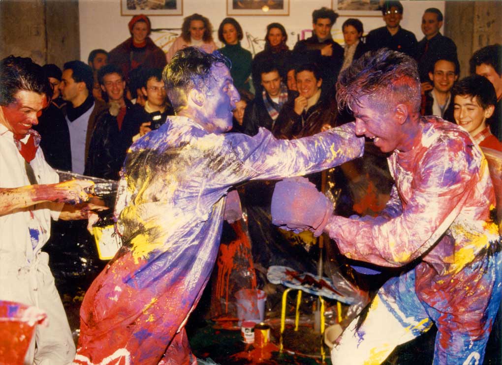 Boxe-painting - Les Sales Gosses : Denis Martinel, Yves Fournier et Antonio Alvarez - © Philippe Carbon pour Nice Matin - 1986, La Gac, Nice.